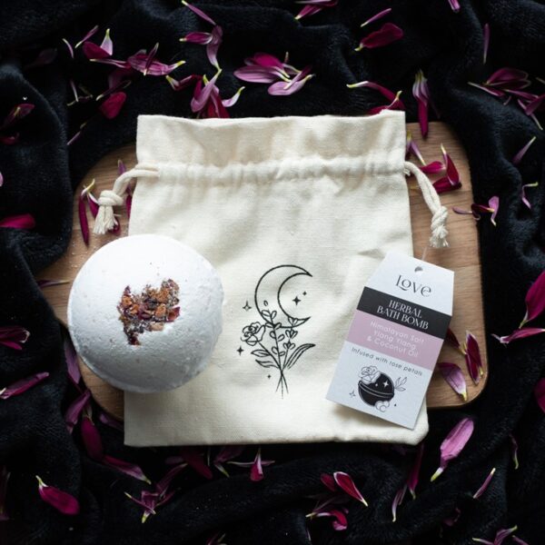 'Love' Herbal Ylang Ylang Bath Bomb - Image 4